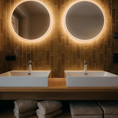 Fraeulein Nannerl - Boutique Mit Saunahaus * Gerlos