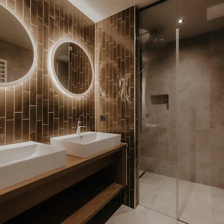 Fräulein Nannerl - Boutique Mit Saunahaus