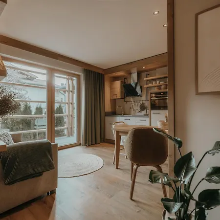 Fraeulein Nannerl - Boutique Mit Saunahaus * Gerlos