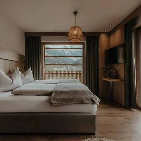 Fraeulein Nannerl - Boutique Mit Saunahaus * Gerlos